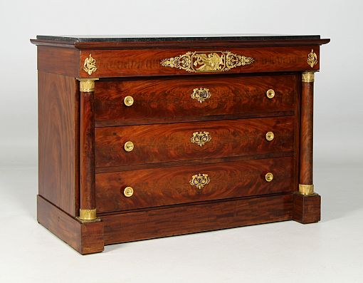 Grande commode antique, en acajou avec des raccords en bronze, l'Empire vers 1810 - Paris
Acajou
début du 19e siècle