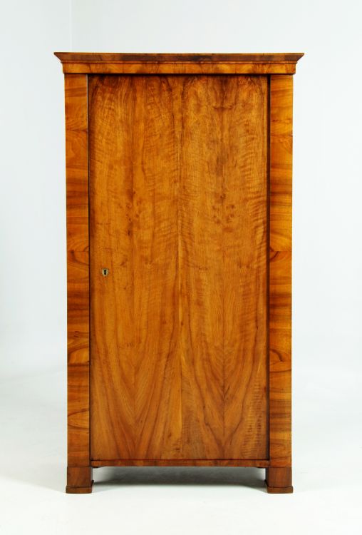 Piccolo mobile Biedermeier antico, in noce, restaurato, 1830 circa - Austria
Noce
Biedermeier intorno al 1830