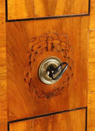 Feston marquetry