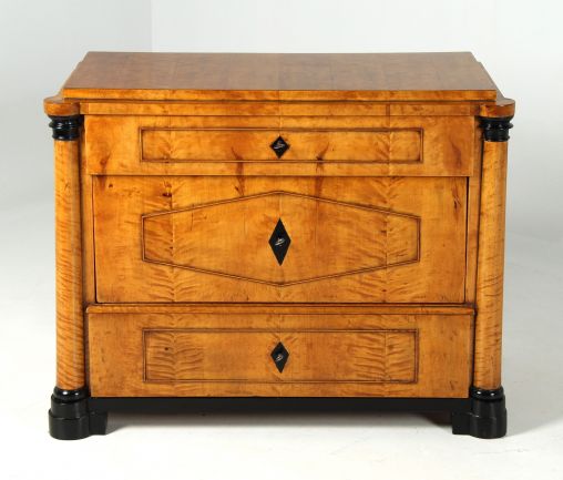 Antique chest of drawers with columns, Biedermeier, Germany circa 1820 - Northern Germany
Birch
Biedermeier around 1820