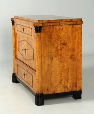 Biedermeier chest of drawers