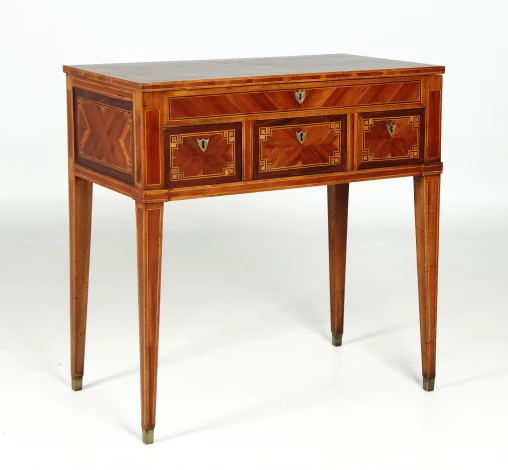 Petit bureau antique, coiffeuse, cerise, noyer, Louis XVI - Italie
Noyer, prunier, cerisier
Louis XVI vers 1800
