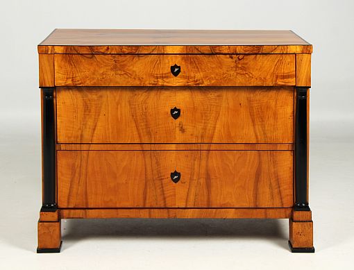 Cassettone antico restaurato con colonne, noce, Biedermeier 1825 ca. - Germania meridionale
Noce
Biedermeier intorno al 1825