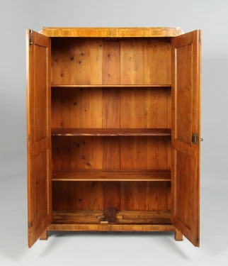 Étagères armoire antique