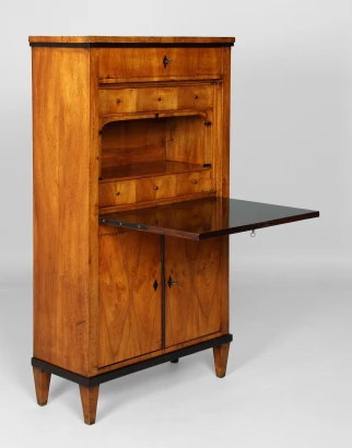 très petit secrétaire