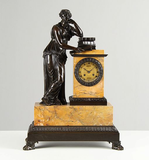 Große antike Kaminuhr, Pendule, Allegorie des Studiums, Paris 1830 - Frankreich
Bronze, Marmor
um 1830