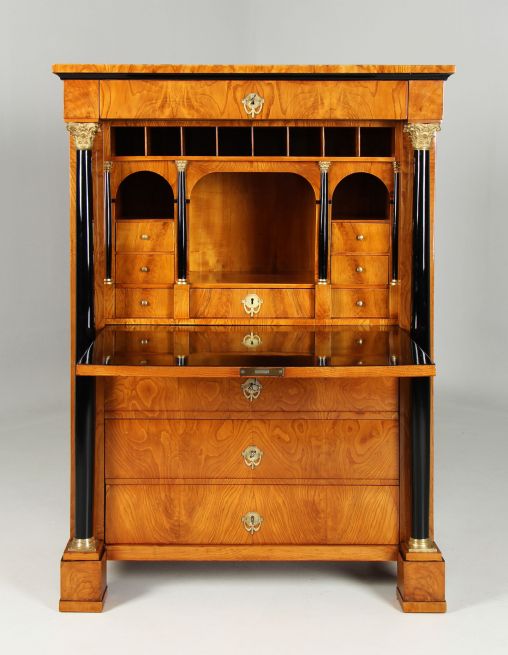 Antiker Sekretär, Esche, Biedermeier um 1825, Schellack Politur - Südwest-Deutschland
Esche
Biedermeier um 1825