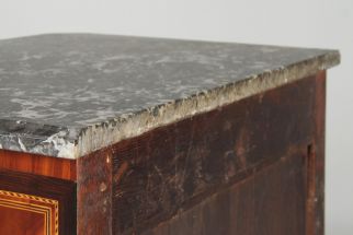 Vecchia lastra di marmo