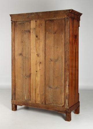 zerlegbarer Schrank antik