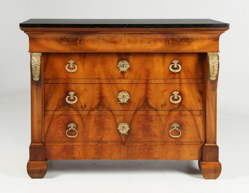 Commode française antique, en noyer, restauration d'époque vers 1830 - France
Noyer, granit
vers 1830