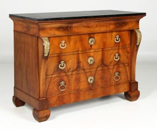 Commode française antique