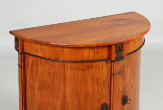 Demilune Kommode