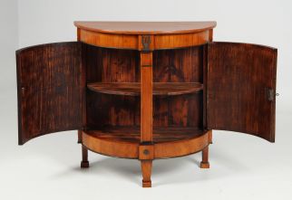 Demilune Schrank