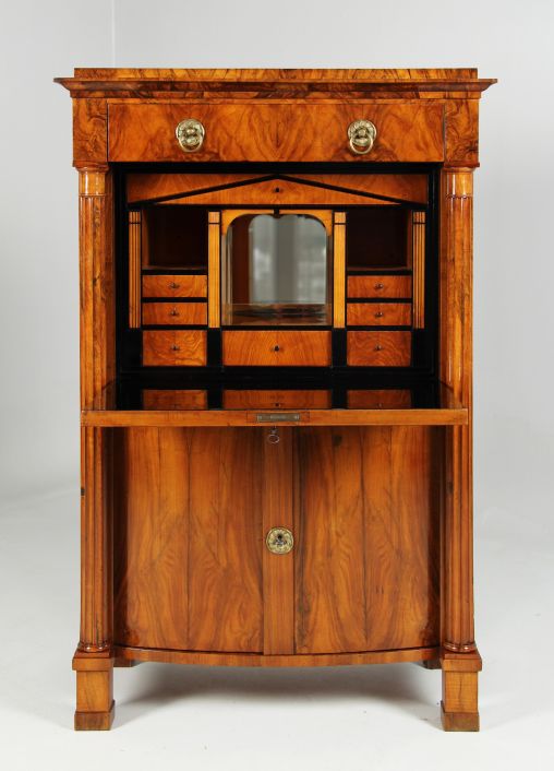 Secrétaire antique avec des colonnes, Biedermeier vers 1830 - Autriche
Noyer
Biedermeier vers 1830