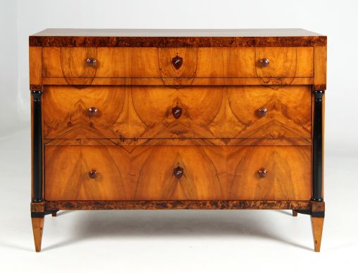 Cassettone antico, Biedermeier intorno al 1820, noce - Germania meridionale (Baviera)
Noce
Biedermeier intorno al 1820
