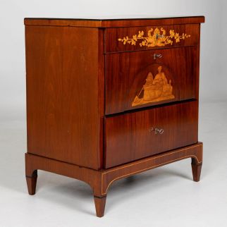 Petite commode antique