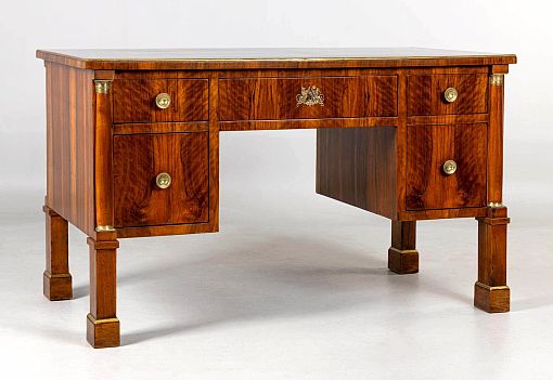 Antiker Schreibtisch, Nussbaum, Biedermeier, Empire um 1820 - Wien
Nussbaum
Biedermeier um 1820