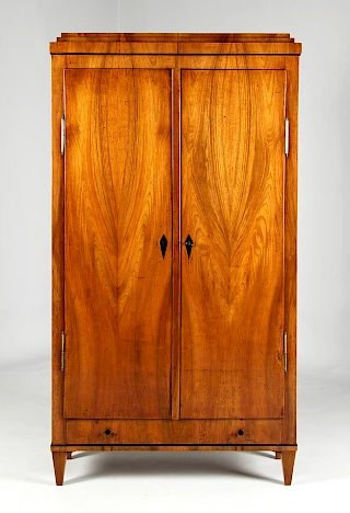 <p>Southern Germany<br />
Walnut<br />
Biedermeier circa 1815</p>