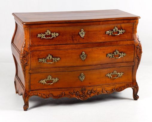 Commode antique, France, 18e siècle, en cerisier massif - France
bois de cerisier massif
Milieu du 18e siècle