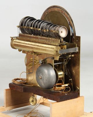 Horloge de parquet antique avec 14 cloches