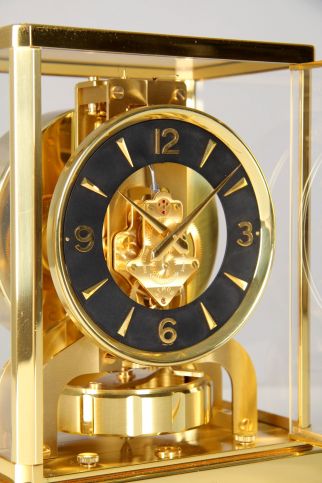 schwarzer Zifferring