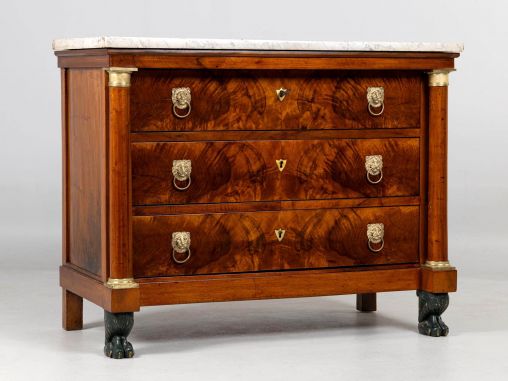Commode Empire avec des colonnes, en noyer, début du 19ème siècle - France
Noyer
début du 19e siècle