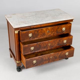 Commode avec plateau en marbre