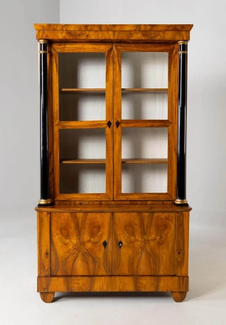 Sud de lAllemagne (Baden)
Noyer
Biedermeier vers 1825