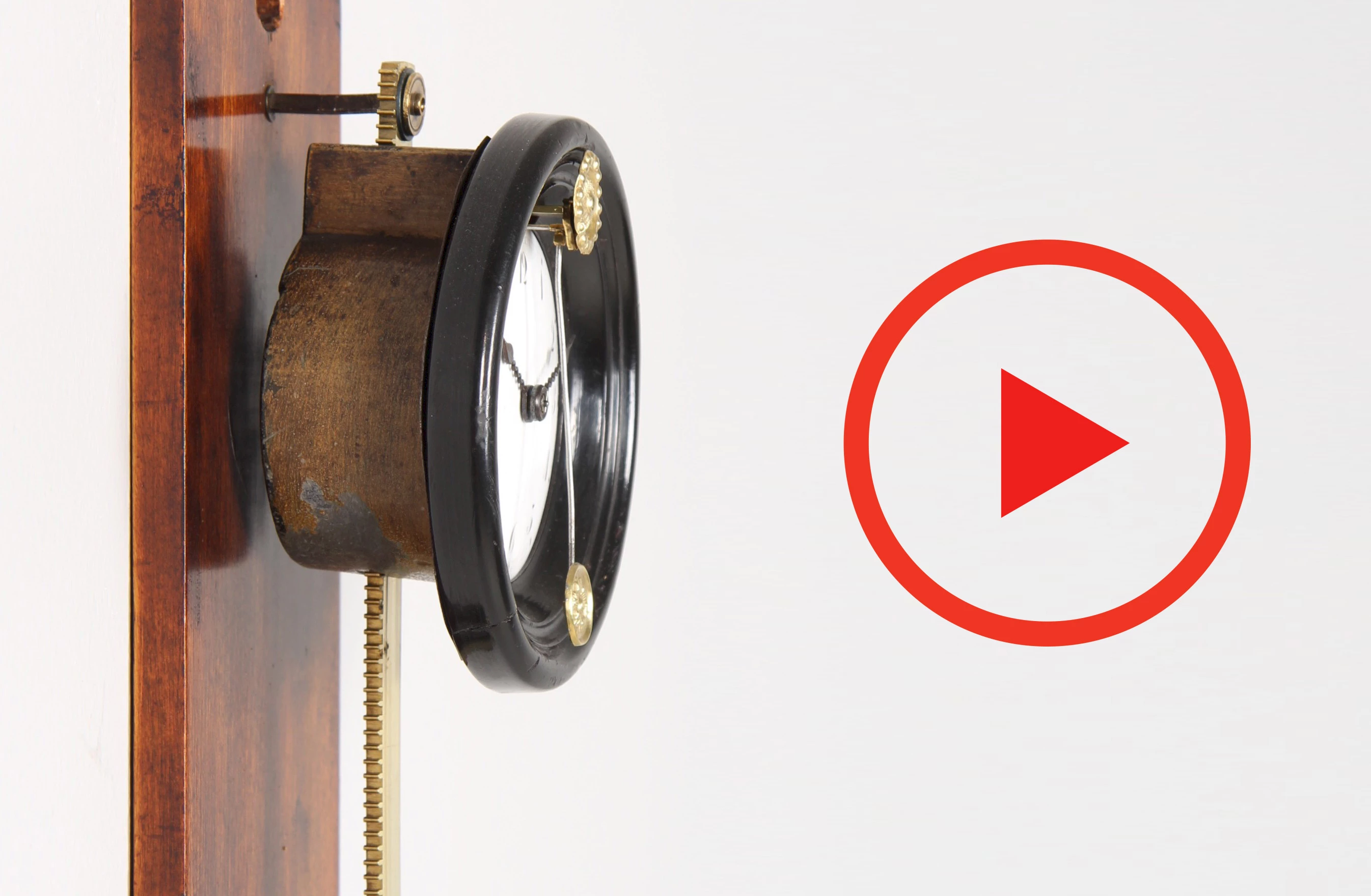 video_uhrwerk_saegeuhr.webp