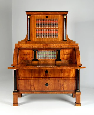 <p>Middle German<br />
Cherry<br />
Biedermeier around 1815</p>