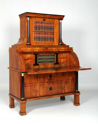 Antico segretario Biedermeier con scomparti segreti