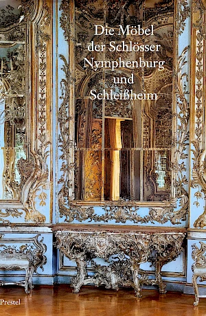 La collezione di mobili delle residenze estive di Nymphenburg e Schleißheim, in crescita storica, abbraccia il XVIII e il XIX secolo, concentrandosi sulle epoche Régence e Rococò, Classicismo, Impero e Biedermeier.