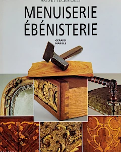 Un libro interessante per chiunque sia interessato alle componenti tecniche dei mobili storici del XVIII e XIX secolo.