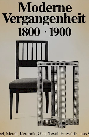 Questo catalogo mette a confronto il design moderno viennese del 1900 circa con i suoi predecessori storici del 1800 circa, concentrandosi su mobili, metallo, vetro, tessuti e ceramiche.