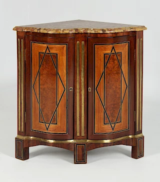 <p>France<br />
Mahogany, marble, brass<br />
Transition around 1770</p>