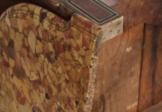 Corner chest of drawers