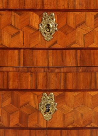 Key fitting Classicism