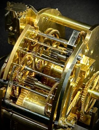 Uhrmacher Revision antike Uhr
