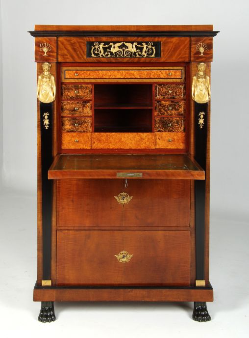 Petit secrétaire antique, Berlin Biedermeier vers 1800 - Berlin
Erable de Riege et autres
vers 1810