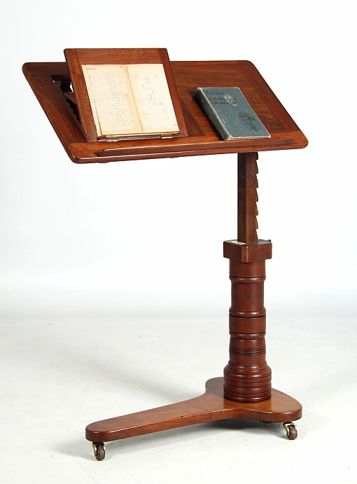 Antiker Zeichentisch, Lesetisch, Pult, Nussbaum, 19. Jahrhundert - London
Nussbaum
um 1900