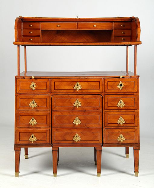Antique secretary, height-adjustable desk with chair, around 1790 - Southern Germany
Cherry
around 1780