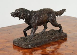 Chien en bronze de P J Mene