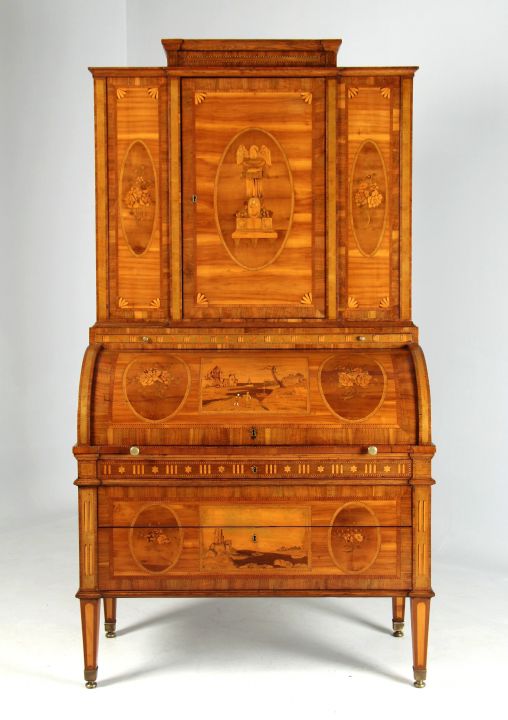 Antiker Louis XVI Sekretär mit Marketerie, Süddeutschland um 1790 - Süddeutschland
Nussbaum u.a.
Klassizismus um 1790