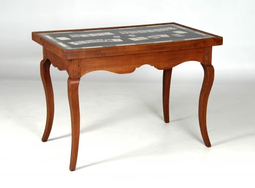 Table de jeu antique avec plateau Scagliola, table de poker, 19e siècle - Italie
Bois de cerisier, Scagliola
Milieu du 19e siècle