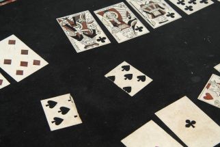 Table de jeu cerisier baroque