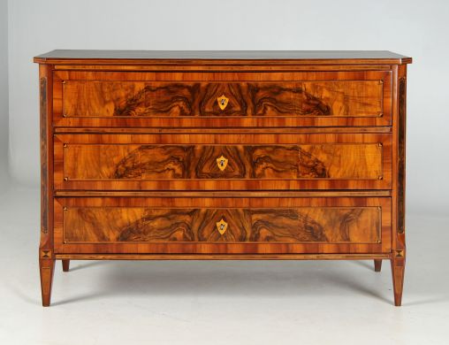 Ancienne commode Louis XVI, Noire, Dresde vers 1780 - Allemagne (Saxe)
Prunier, noyer et autres
vers 1780