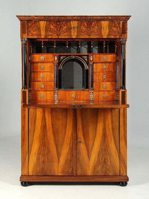 Antique secretary, walnut, Biedermeier around 1830 - Italy
Walnut, cherry
circa 1825