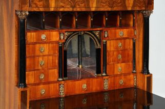Antiker Biedermeier Sekretär mit Geheimfach, Nussbaum, Kirsche, um 1830