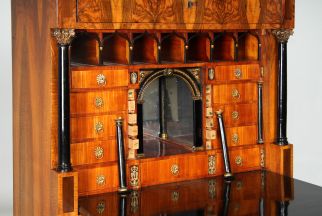 Antiker Biedermeier Sekretär mit Geheimfach, Nussbaum, Kirsche, um 1830