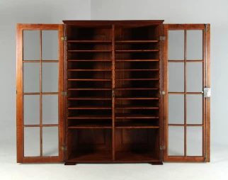 Antiker Mahagoni Sammlungsschrank Vitrinenschrank